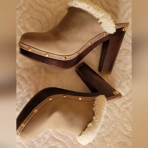 Juicy Couture mules